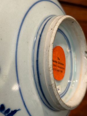 Een Chinese blauw-witte kom met floraal decor uit het Hatcher scheepswrak, Transitie periode — foto 14