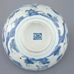 Een Chinese blauw-witte kom met kraanvogels, Ming Dynastie — foto 7
