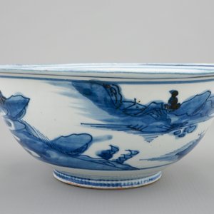 Een Chinese blauw-witte kom met landschapsdecor rondom, Ming Dynastie — foto 2