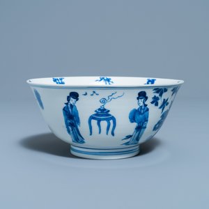 Een Chinese blauw-witte kom met Lange Lijzen, 'Qi Zhen Ru Yu' merk, Kangxi — foto 1