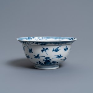 Een Chinese blauw-witte kom met twaalf eksters, Chenghua merk, Kangxi — foto 1