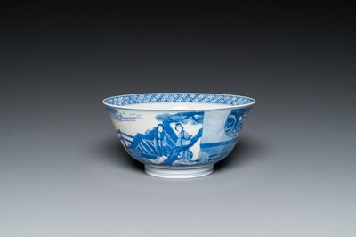 Een Chinese blauw-witte kom met verhalend decor, Kangxi merk en periode