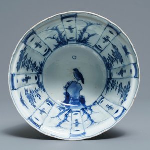 Een Chinese blauw-witte kraakporseleinen kraaienkom, Wanli — foto 6