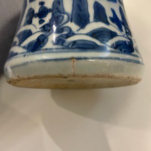 Een Chinese blauw-witte 'meiping' vaas met kraanvogels, Wanli — foto 30