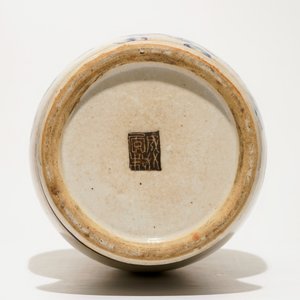 Een Chinese blauw-witte Nanking vaas met krijgers, 19e eeuw — foto 6