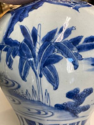 Een Chinese blauw-witte octagonale vaas met decor van het 'touhu' spel, Transitie periode — foto 11