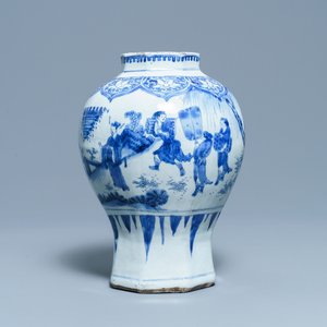 Een Chinese blauw-witte octagonale vaas, Transitie periode — foto 1