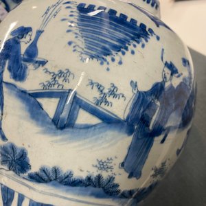 Een Chinese blauw-witte octagonale vaas, Transitie periode — foto 12