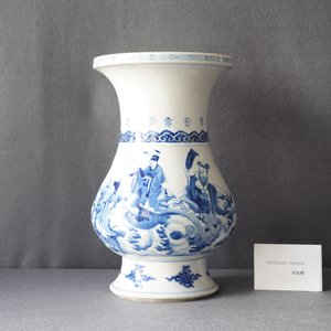 Een Chinese blauw-witte peervormige vaas met onsterfelijken, Kangxi — foto 7