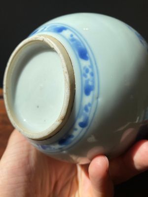 Een Chinese blauw-witte peervormige vaas met verhalend decor, Kangxi — foto 6