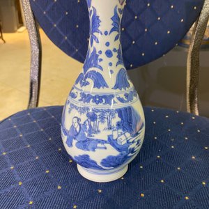 Een Chinese blauw-witte peervormige vaas, Transitie periode — foto 7