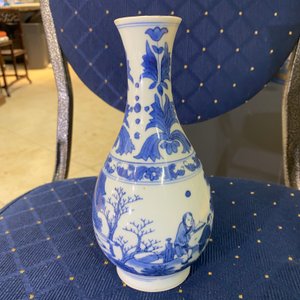 Een Chinese blauw-witte peervormige vaas, Transitie periode — foto 9