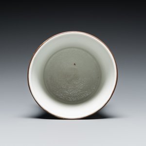 Een Chinese blauw-witte penselenbeker, Kangxi merk, 19e eeuw — foto 6