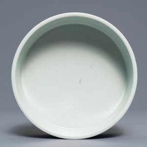 Een Chinese blauw-witte penselenwasser met archaïsch decor, Guangxu merk, 19/20e eeuw — foto 8