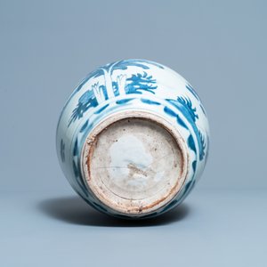Een Chinese blauw-witte pot met figuren in een landschap, Transitie periode — foto 6