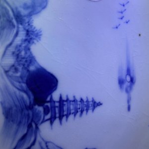 Een Chinese blauw-witte 'rivierlandschap' schotel, Kangxi/Yongzheng — foto 4