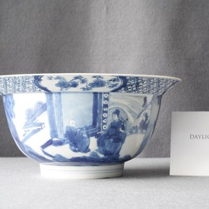 Een Chinese blauw-witte 'Romance of the Western Chamber' klapmuts kom, Chenghua merk, Kangxi — foto 8