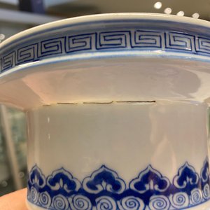 Een Chinese blauw-witte rouleau vaas, Kangxi merk, 19/20e eeuw — foto 12
