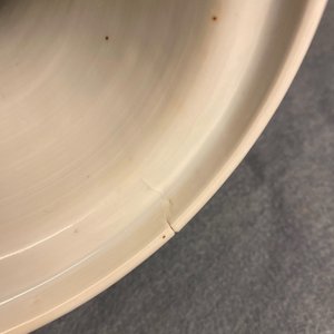 Een Chinese blauw-witte rouleau vaas met een hofscène, Kangxi — foto 14