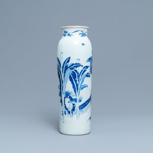 Een Chinese blauw-witte rouleau vaas met een kylin en een feniks, Transitie periode — foto 3
