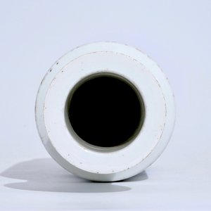 Een Chinese blauw-witte rouleau vaas met "Wu Shuang Pu" decor, 19/20e eeuw — foto 4