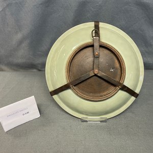 Een Chinese blauw-witte schotel met celadon fondkleur, Qianlong — foto 5