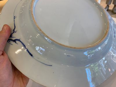 Een Chinese blauw-witte schotel met dames in een tuin, Yonzgheng — foto 7