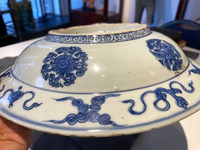 Een Chinese blauw-witte schotel met kraanvogels, Fu Gui Jia Qi 富貴佳器 merk, Jiajing/Wanli — foto 16