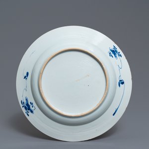 Een Chinese blauw-witte schotel met muzikanten, Kangxi — foto 2