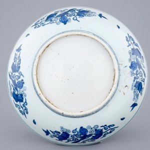 Een Chinese blauw-witte schotel met olifant en leeuw, Ming Dynastie, 16e eeuw — foto 2