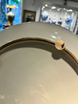 Een Chinese blauw-witte schotel met strijders te paard, 19e eeuw — foto 14