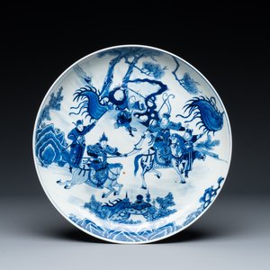 Een Chinese blauw-witte schotel met strijders te paard, 19e eeuw — foto 1