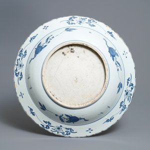 Een Chinese blauw-witte schotel met vogels en eekhoorns, Jiajing — foto 2