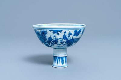 Een Chinese blauw-witte stem cup met spelende jongens, Wanli