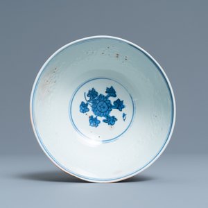 Een Chinese blauw-witte stem cup, Ming — foto 7