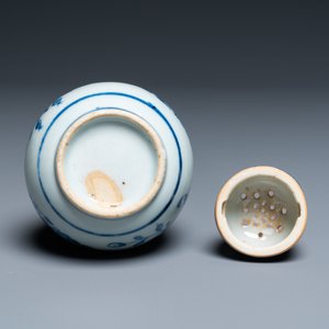 Een Chinese blauw-witte strooier met schroefdop naar Europees zilveren model, Qianlong — foto 6