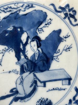 Een Chinese blauw-witte tegel met een 'Lange Lijs', Kangxi — foto 3