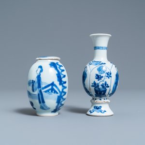 Een Chinese blauw-witte theebus en een flesvormig vaasje, Kangxi — foto 4