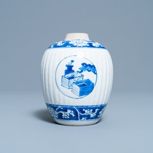 Een Chinese blauw-witte theebus, zes koppen, twee schotels en twee borden, Kangxi/Yongzheng — foto 6