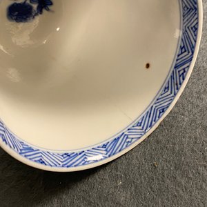 Een Chinese blauw-witte theepot en een paar wijnkoppen, Kangxi — foto 12