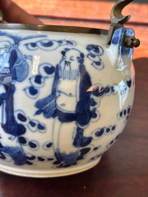 Een Chinese blauw-witte theepot met 'Acht Onsterfelijken' en bronzen monturen voor de Thaise markt, Yong Mao Yuan Ji 永茂源記 merk, 19e eeuw — foto 11