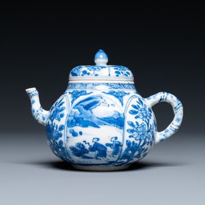 Een Chinese blauw-witte theepot met deksel, Kangxi — foto 2