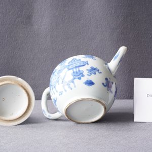 Een Chinese blauw-witte theepot met deksel, Kangxi — foto 11