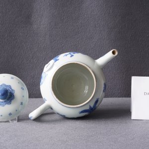 Een Chinese blauw-witte theepot met deksel, Kangxi — foto 10