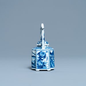 Een Chinese blauw-witte theepot met deksel, Kangxi — foto 3