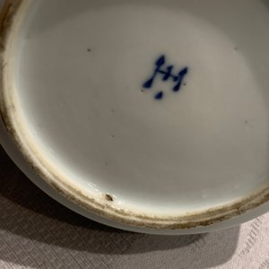 Een Chinese blauw-witte theepot met Lange Lijzen, Yu merk, Kangxi — foto 11