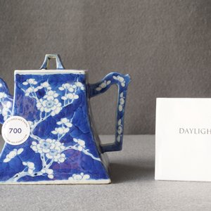Een Chinese blauw-witte theepot naar Yixing steengoed model, 19e eeuw — foto 11