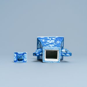 Een Chinese blauw-witte theepot naar Yixing steengoed model, 19e eeuw — foto 6