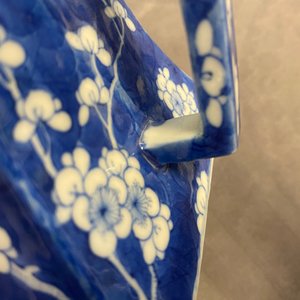 Een Chinese blauw-witte theepot naar Yixing steengoed model, 19e eeuw — foto 8