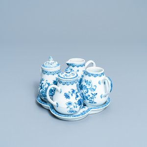 Een Chinese blauw-witte theeset op onderschotel, Qianlong — foto 1
